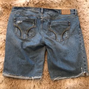 Hollister distressed long jean shorts size 11